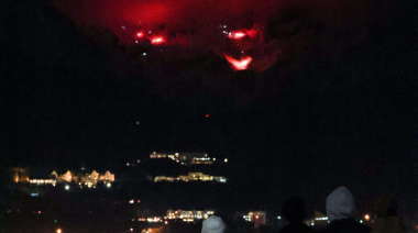 Unas dos mil personas asistieron a la bajada de antorcha del Glaciar Martial