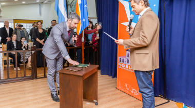 Juró Luciano Selzer como legislador y anticipó que no abandonará el profesorado en la universidad