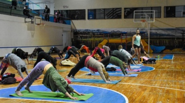 Impulsó clases de yoga para deportistas y vecinos de Ushuaia