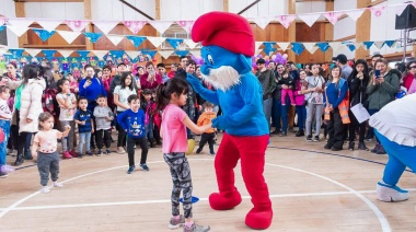 Una multitud de niños y niñas disfrutaron de la Gran Kermés