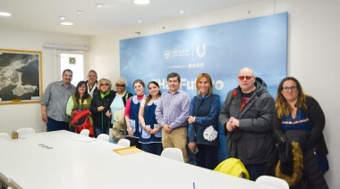 La Municipalidad de Ushuaia recibió a autoridades y alumnos de la Escuela Kayú Chénèn