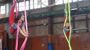 La escuela de AcroTela cerró el año con una exhibición