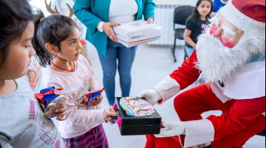 Gobierno entregó juguetes a niños y niñas internados en centros de salud de la provincia