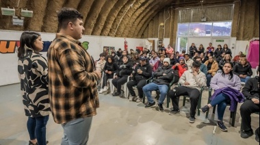 Se llevó adelante una reunión con estudiantes y familiares por el programa “La Fiesta de la Promo 24”