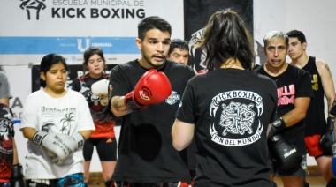 Tomás "Chacal" Aguirre  brindó un seminario de kickboxing a cancha llena