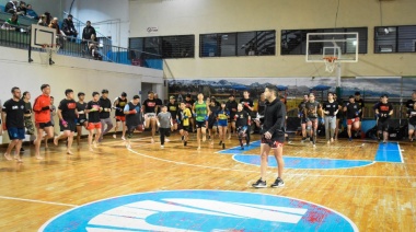 Tomás "Chacal" Aguirre  brindó un seminario de kickboxing a cancha llena