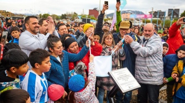 Estadio Hugo Lumbreras: Vuoto inauguró el nuevo césped sintético
