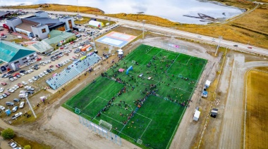 Estadio Hugo Lumbreras: Vuoto inauguró el nuevo césped sintético