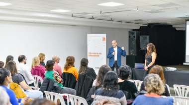 Con gran convocatoria se realizó la charla docente sobre la Campaña Antártica
