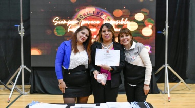 Más de 80 estudiantes adultos egresaron del bachillerato popular “Presente”