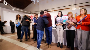 El intendente Vuoto entregó 15 nuevas licencias de remis