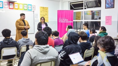 La Municipalidad de Ushuaia brindó charlas de orientación vocacional y ocupacional en colegios secundarios