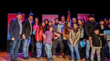 El intendente Vuoto encabezó el acto de entrega de tierras a personal jerárquico de la Municipalidad