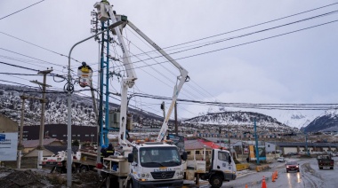 PERSONAL DE LA DPE REALIZA UN INTENSO TRABAJO PARA RESTABLECER EL SERVICIO DE ENERGÍA