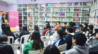 Se continúa realizando charlas de orientación vocacional y ocupacional en los colegios secundarios de la ciudad