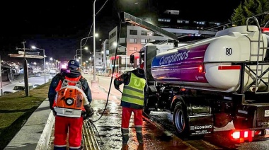 El Municipio de Ushuaia y Agrotécnica Fueguina continúan con la limpieza nocturna del centro de la ciudad