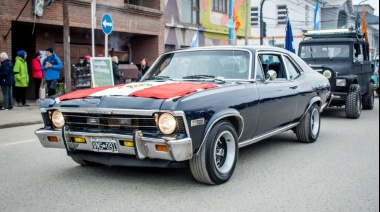 Multitudinario desfile de toda la comunidad en la celebración del 140° aniversario de Ushuaia