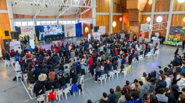 “Necesitamos de sus palabras para diseñar una escuela que contenga a todos y a todas”