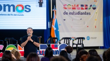 “Necesitamos de sus palabras para diseñar una escuela que contenga a todos y a todas”