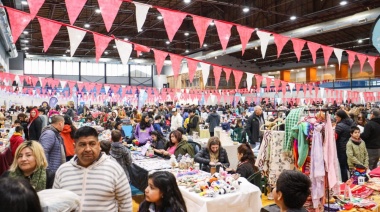 Miles de vecinos y vecinas colmaron el  Mercado Concentrador y la Expo-Feria