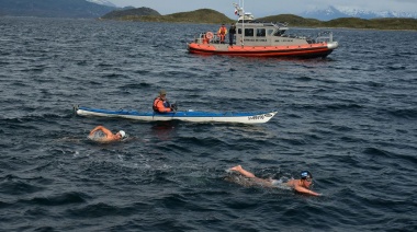 Nadadores argentinos y chilenos realizaron una travesía por el Canal Beagle