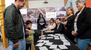 Se concretó el primer sorteo de lotes para docentes, policías y personal de salud
