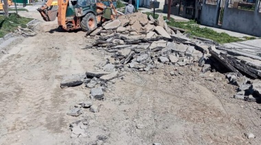 Trabajos de bacheo y repavimentación en las calles Bouchard y Náufragos del Cervantes