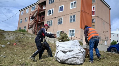 Se realizó una jornada de limpieza y retiro de residuos voluminosos en el Barrio 640 Viviendas
