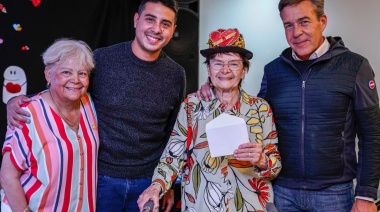 Adultos mayores festejaron San Valentín en el Centro Cultural Yaganes