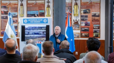 Gobierno acompañó la inauguración de la sala de exposiciones del Automóvil Club Río Grande