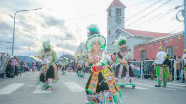 Histórica convocatoria de vecinos y vecinas en el “Carnaval del Fin Del Mundo 2025”