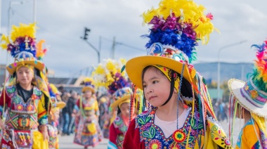Histórica convocatoria de vecinos y vecinas en el “Carnaval del Fin Del Mundo 2025”