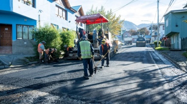 Comenzó la repavimentación en la calle Lapataia y continuarán en Congreso Nacional