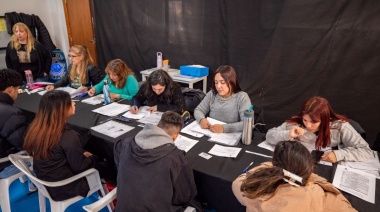 Se recibió documentación de jóvenes que integran el programa "Ushuaia Estudia"
