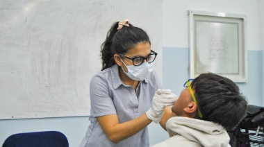Atención médica, vacunas y asesorias para adolescentes