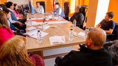 Gobierno realizó una reunión con las asociaciones de taxis y remises