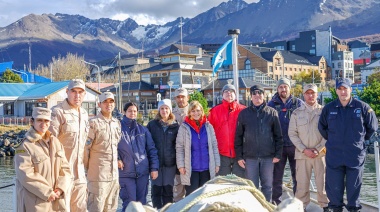 Realizan monitoreo para medir la contaminación con efluentes cloacales del Canal Beagle y la bahía de Ushuaia