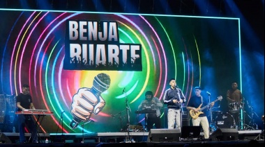 La “Noche Tropical” hizo vibrar el Microestadio José “Cochocho" Vargas de música y baile