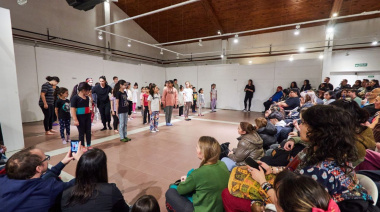 Se llevó adelante una clase abierta del taller de teatro musical infantil