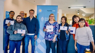 Trabajadores y trabajadoras provinciales recibieron su Tarjeta +U