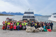 La Municipalidad de Ushuaia acompañó una nueva campaña de limpieza en el Canal Beagle