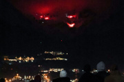 Unas dos mil personas asistieron a la bajada de antorcha del Glaciar Martial