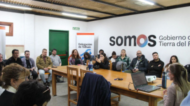 Conversatorio sobre “Abordaje responsable de la problemática del suicidio en los medios”