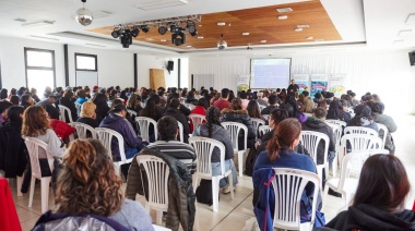 Más de 200 vecinos y vecinas recibieron la libreta sanitaria tras realizar el curso sobre manipulación de alimentos