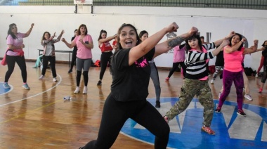 Mujeres de Ushuaia bailaron para concientizar sobre el cáncer de mama