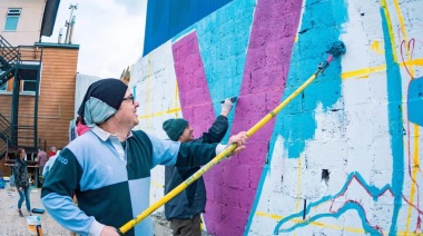 La Secretaría de Cultura y Educación impulsa un nuevo mural junto a la Asociación Civil reencontrándonos