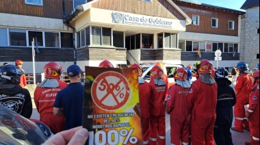 Bomberos realizaron la 5ta marcha por el centro de Ushuaia