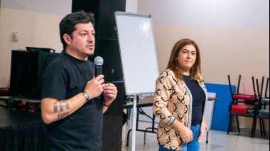 Gobierno capacitó a feriantes y emprendedores en redes sociales y comercio electrónico