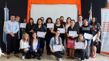Gobierno entregó certificados del programa de capacitación para referentes de comedores y merenderos comunitarios