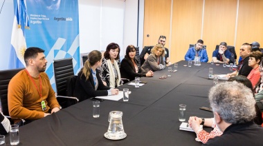 Las Ministras Sonia Castiglione y Karina Fernández, junto a trabajadores textiles, se reunirán con De Mendiguren